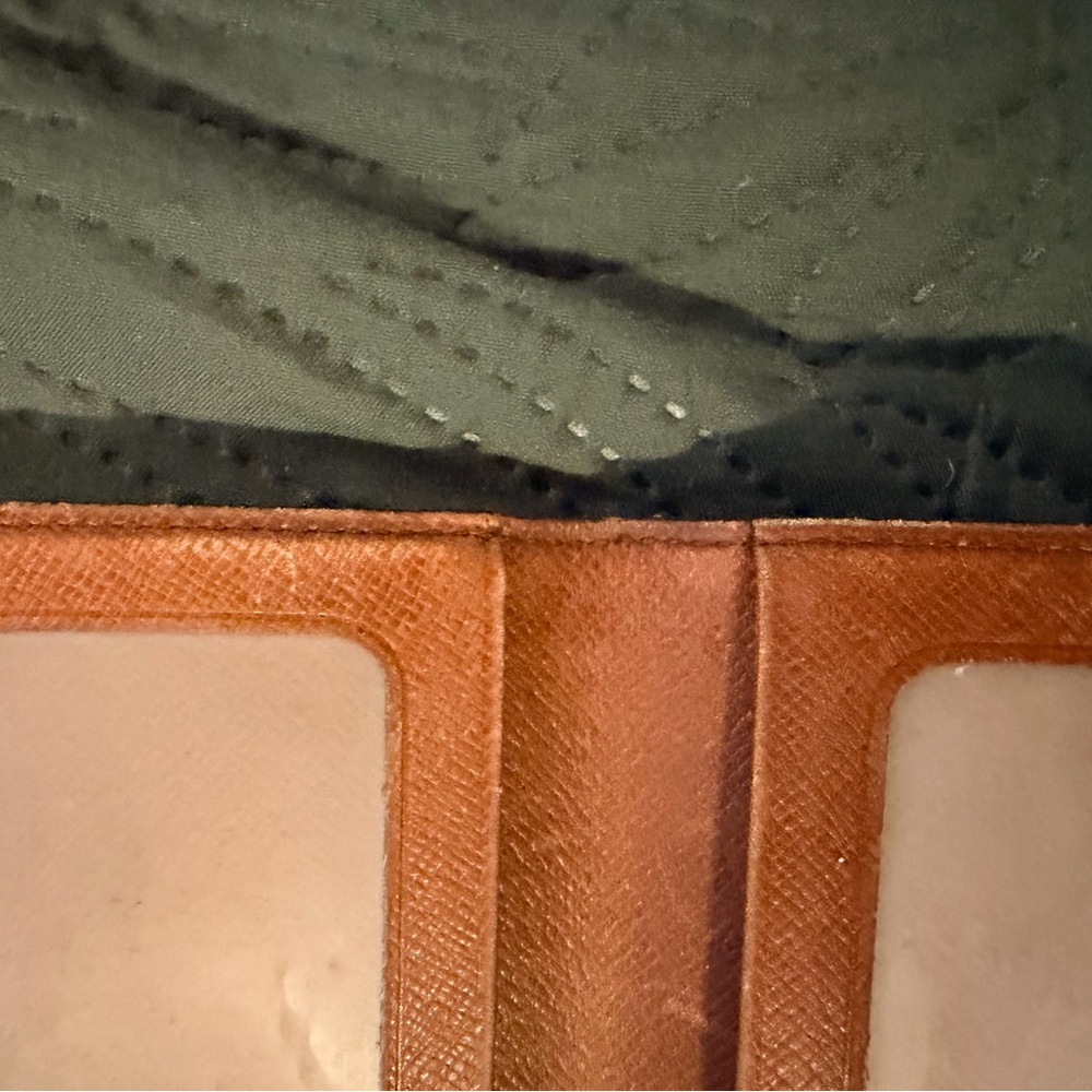 Louis Vuitton ID card holder - Picture 4 of 10